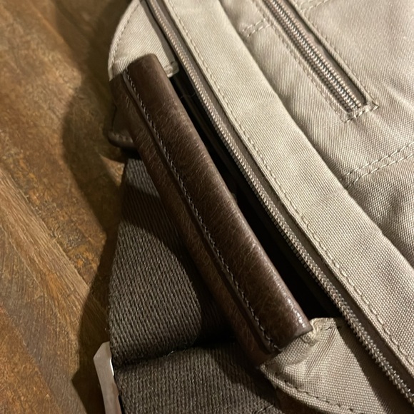 Hlaska Radiant Briefcase Laptop Bag with Shoulder Strap - Picture 6 of 10